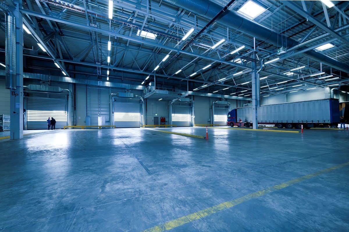 Warehouse leadership hiring keeps dock and truck operations running on schedule